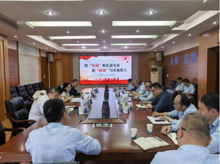陈印辉赴基层党建联系点讲授设置和践行正确政绩观学习教育专题党课